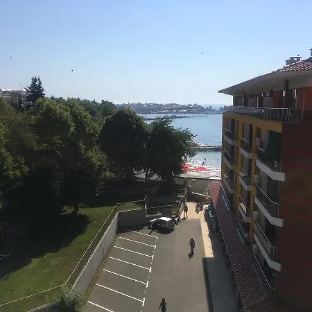 Δωμάτια σε οικογενειακή κατοικία Vp Vigo Νεσέμπαρ